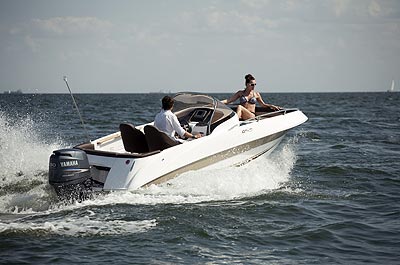 Відкрита моторний човен Galia 520 Open